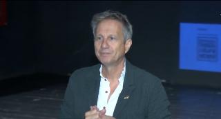 Peter Schneider și-a dedicat viața musicalurilor. Platourile de filmare înseamnă „acasă" pentru el