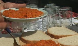 Cât ne costă un kilogram de zacuscă dacă o facem acasă