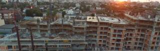 Tot mai multe blocuri noi au apărut în locul fabricilor vechi