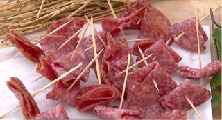 Românii din diaspora duc dorul produselor tradiţionale