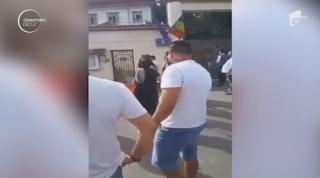 Deținut primit cu șampanie și manele, la eliberarea din Penitenciarul Găești (Video)