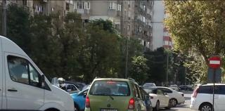 Sensuri de circulaţie schimbate pe zeci de străzi din sectorul 5 al Capitalei