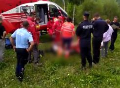Bărbat de 60 de ani, la un pas de tragedie, după ce a căzut dintr-un copac şi a rămas imobilizat, în Argeş
