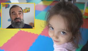 Un preot a deschis o grădiniță în curtea bisericii din Botoșani, pentru copiii familiilor nevoiașe