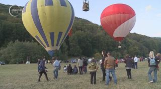 Spectacol de culoare la Festivalul Baloanelor cu aer cald din Mureş
