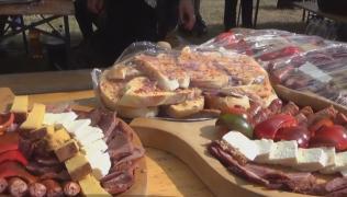 Festin cu preparate vânătorești, la festivalul de la Oțelu Roșu