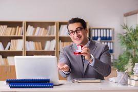 Românii își caută jumătatea pe platformele de dating, dar pot avea parte și de capcane