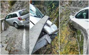 Accident bizar pe Transfăgărăşan. Maşina a rămas înfiptă în parapete, şoferul a căzut într-o râpă foarte adâncă (Video)