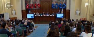 Numărul studenţilor din România s-a redus la jumătate în ultimul deceniu