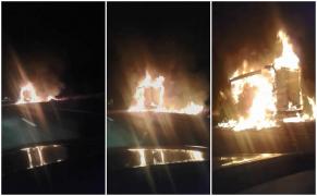 Incendiu puternic pe autostrada A1, după ce o camionetă a luat foc (Video)