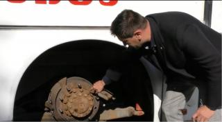 Mii de braşoveni, în pericol din cauza autobuzelor vechi utilizate de o firmă de transport