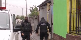 Poliţiştii, acţiune în forţă împotriva suspecţilor din cazul crimei comise în Piaţa Constituţiei