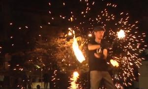 Spectacol incendiar în Timişoara. Zeci de artişti s-au jucat cu focul