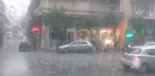 Furtuni violente şi inundaţii în Grecia. Torenţi puternici de apă şi noroi au devastat câteva sate