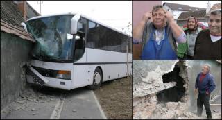 Un şofer s-a înfipt cu autocarul într-o casă, la Codlea. Localnicii nu-şi pot explica grozăvia (Video)