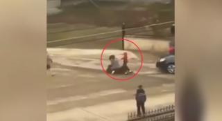 Bătaie pe un loc de parcare, între două mame din Suceava