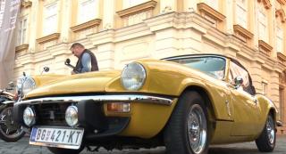 Paradă cu maşini de epocă în centrul Timişoarei