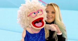 Spectacolul păpușilor "vorbitoare"! Crina Zvobodă este singurul artist-ventriloc din România, recunoscut mondial