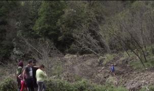 Oameni sinistrați de peste doi ani, după alunecările de teren din Vâlcea