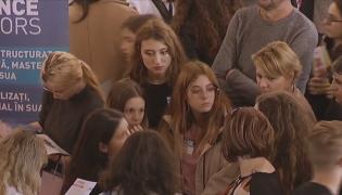 Tot mai mulți elevi români preferă universitățile străine: ”Nu mă văd studiind în țară”