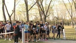 Competiţie unică în ţară, în judeţul Gorj. Zeci de tineri au participat la un cros în peşteră