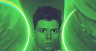 Compozitor și interpret la doar 25 de ani, Emilian a cucerit lumea cu vocea lui cameleonică