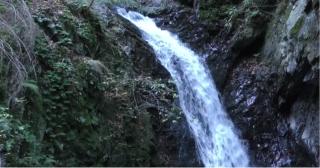 Pasionaţii de drumeţii profită la maxim de vremea frumoasă, în Munţii Făgăraş