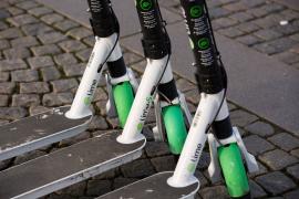 Reguli noi şi amenzi usturătoare pentru cei care merg pe trotinete