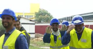 Un liceu din Buzău este renovat de muncitori aduşi din India şi Vietnam