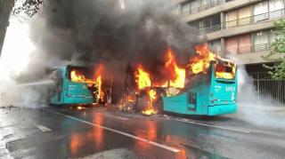 Tineri sportivi români, prinși în mijlocul protestelor violente din Chile