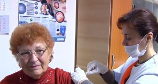 Vaccinare antigripală gratuită în cabinetele medicilor de familie din toată ţara