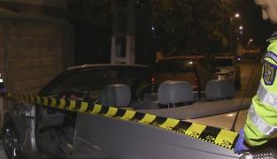 Șoferul care a spulberat cu decapotabila 3 oameni și 4 mașini era fugărit de indivizi cu bâte