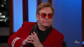 Elton John şi-a amânat concertul din SUA, pentru că e bolnav