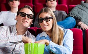 Românii preferă filmele la mall, mai puțin cărțile și vizitele la muzeu (studiu)