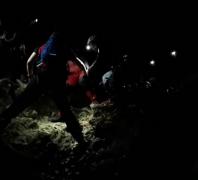 Misiune grea pentru salvamontişti în Munţii Bucegi, după ce o turistă s-a rănit pe traseu