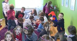 Casa lui Vlad Dracul din Sighişoara şi-a deschis porţile pentru copiii veniţi în tabără