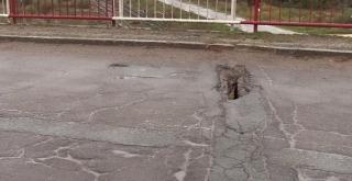 Drumul judeţean care leagă oraşul Năvodari de comuna Corbu, plin de gropi și cratere