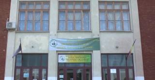 14 profesori de la un liceu din Neamţ, condamnaţi după ce au trecut elevi fictivi în cataloage, ca să-şi păstreze clasele