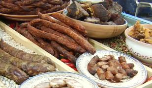 Străinii caută mezelurile româneşti naturale