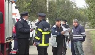 Pericol pe calea ferată, în Buzău. Dintr-un vagon cisternă s-a scurs acid clorhidric