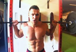 Cum se antrenează Cornel Pantelin Kaiac pentru competițiile de fitness