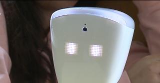 Copiii cu probleme grave de sănătate, ajutaţi de un roboţel să nu rateze orele de la şcoală