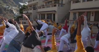 Yoga a devenit un fenomen. Care sunt beneficiile acestui nou stil de viață