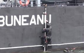 Scafandrii de luptă din trupele speciale ale Marinei, demonstraţii spectaculoase în Portul Militar Mangalia