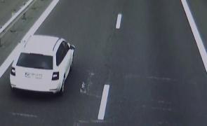 Vitezomanii sunt filmaţi degeaba pe autostrăzi. Poliţiştii nu îi pot amenda