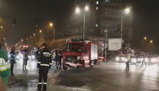 Autospecială ISU filmată când a fost distrusă de o mașină, în Buzău (Video)
