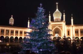Bradul de Crăciun din centrul Danemarcei, decorat cu trei mii de cristale Swarovski