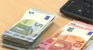 Euro a depăşit un nou prag psihologic, iar specialiştii sunt pesimişti