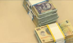 Românii fac împrumuturi pentru a-şi îndeplini dorinţele de Crăciun