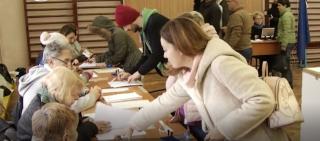Peste 9 milioane de români au mers la vot în cea mai importantă zi